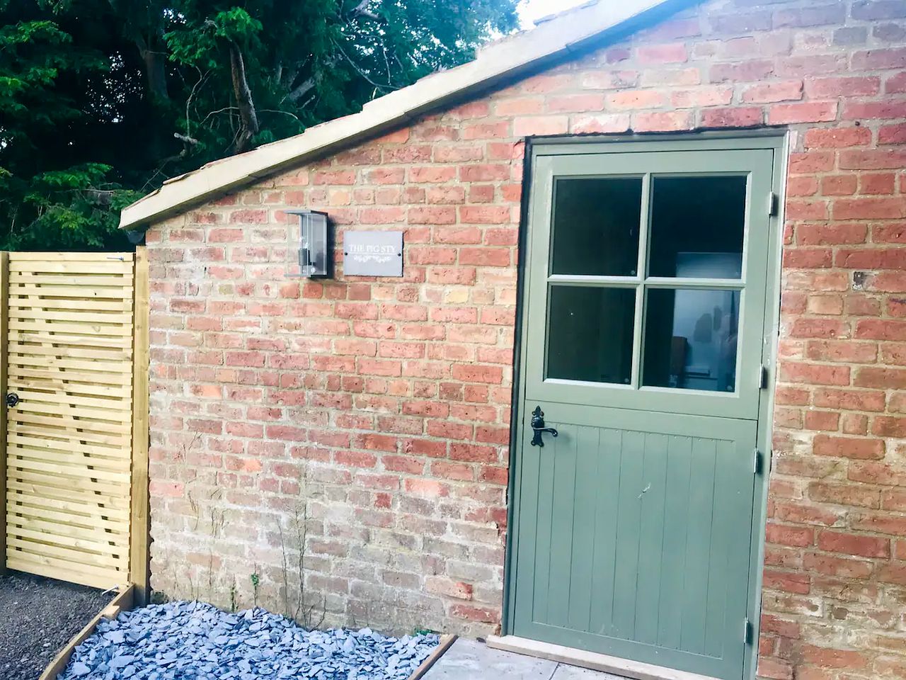 Woodland Hut in UK, Perfect For Fun Camping In England