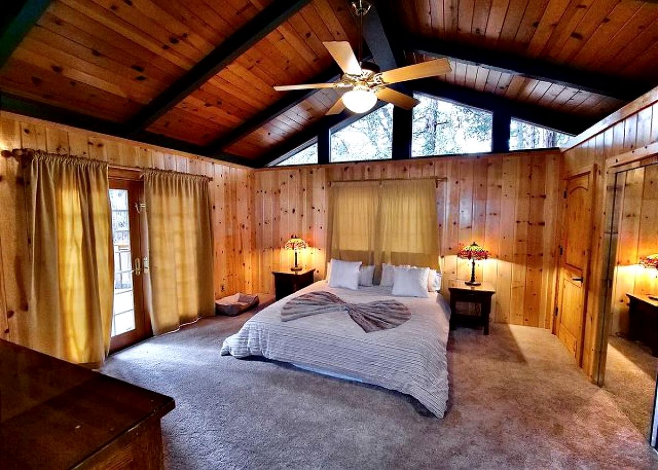 Homey Idyllwild Accommodation with a Hot Tub, Best California Glamping Sites