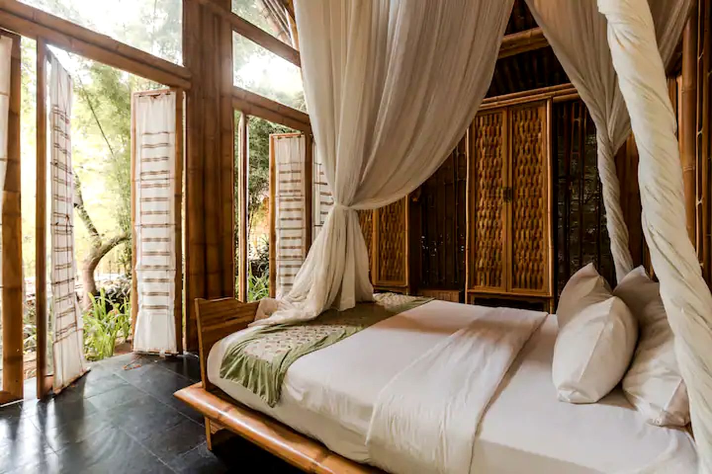 Magical Bali Villa With Pool and Tropical Surroundings