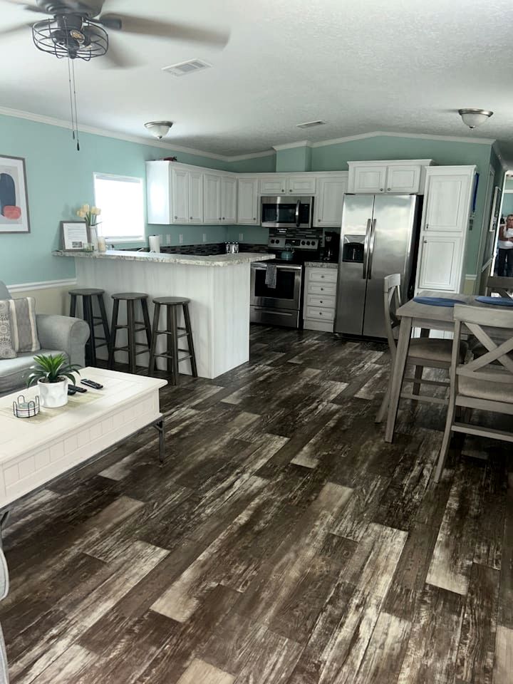 Stunning Cottage by the Rainbow River with Fantastic Amenities for a Wonderful Florida Escape