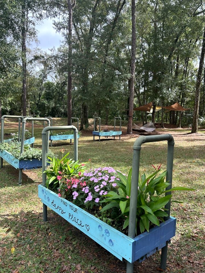 Stunning Cottage by the Rainbow River with Fantastic Amenities for a Wonderful Florida Escape