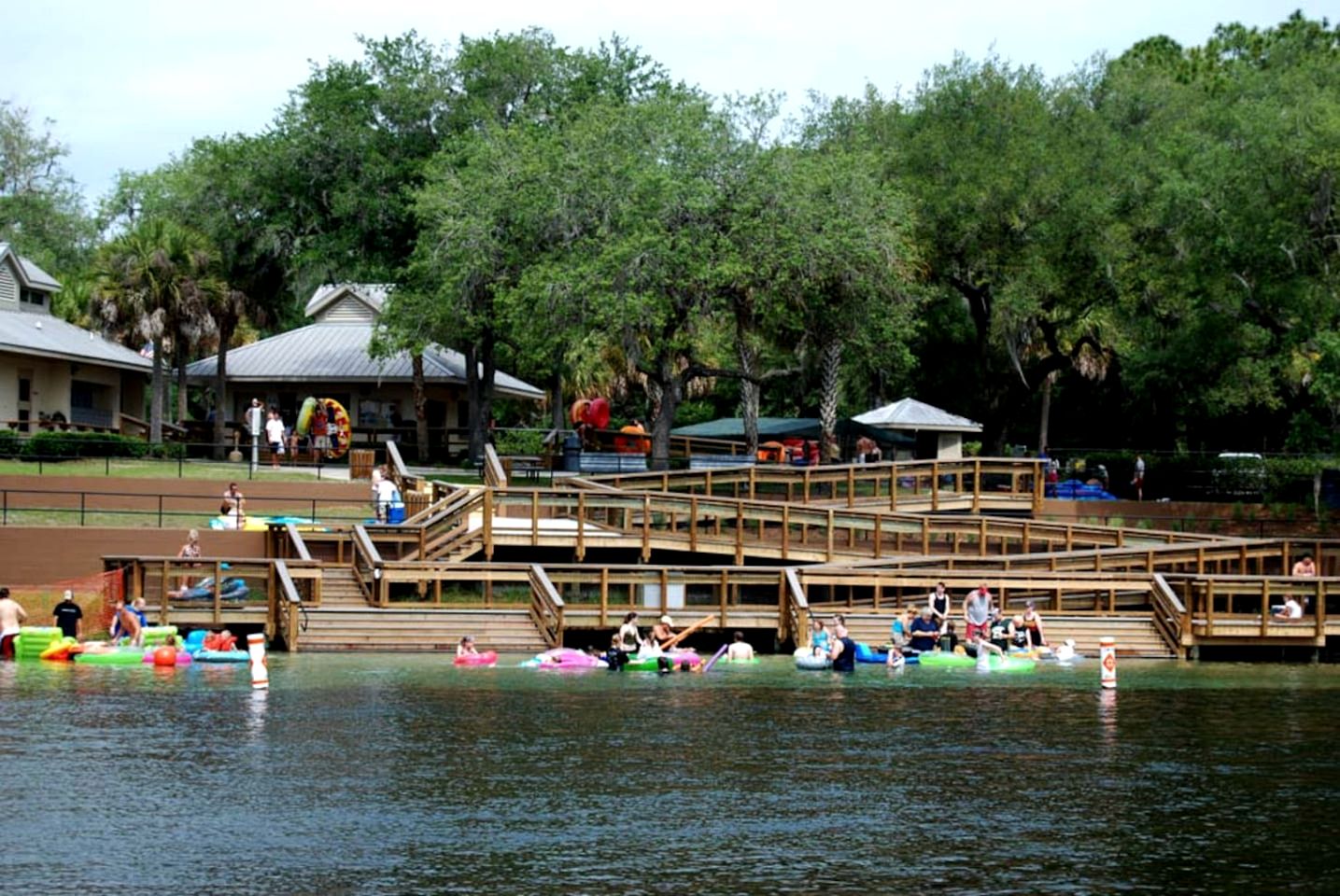 Stunning Cottage by the Rainbow River with Fantastic Amenities for a Wonderful Florida Escape