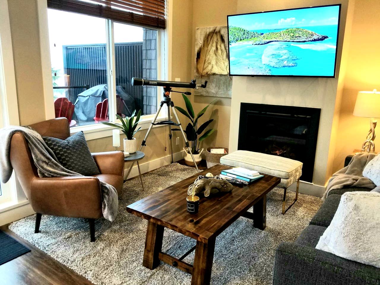 Family-Friendly Rental Overlooking the Ocean in British Columbia