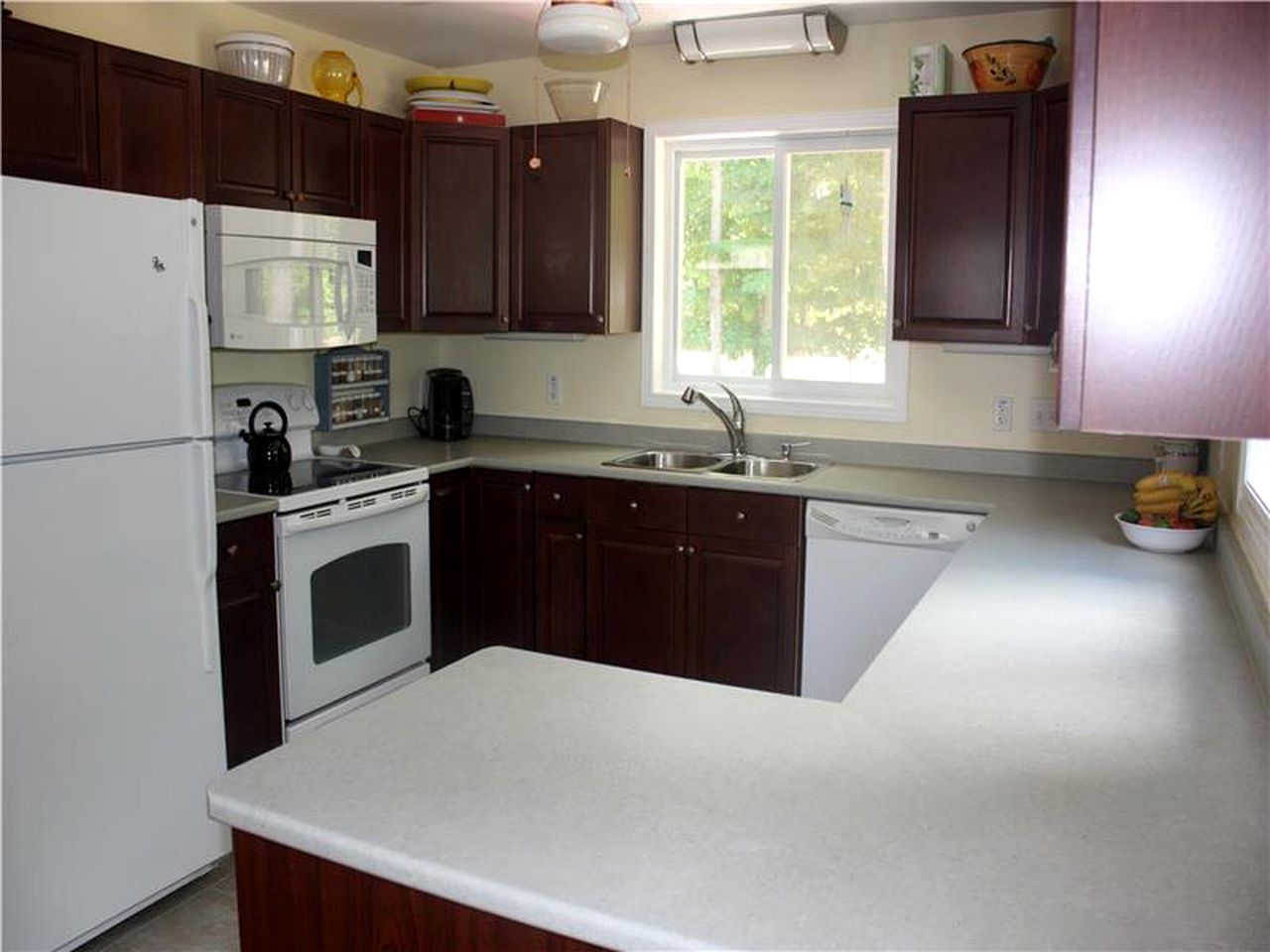 Waterfront Cottage Rental with in North Frontenac, Ontario, Canada