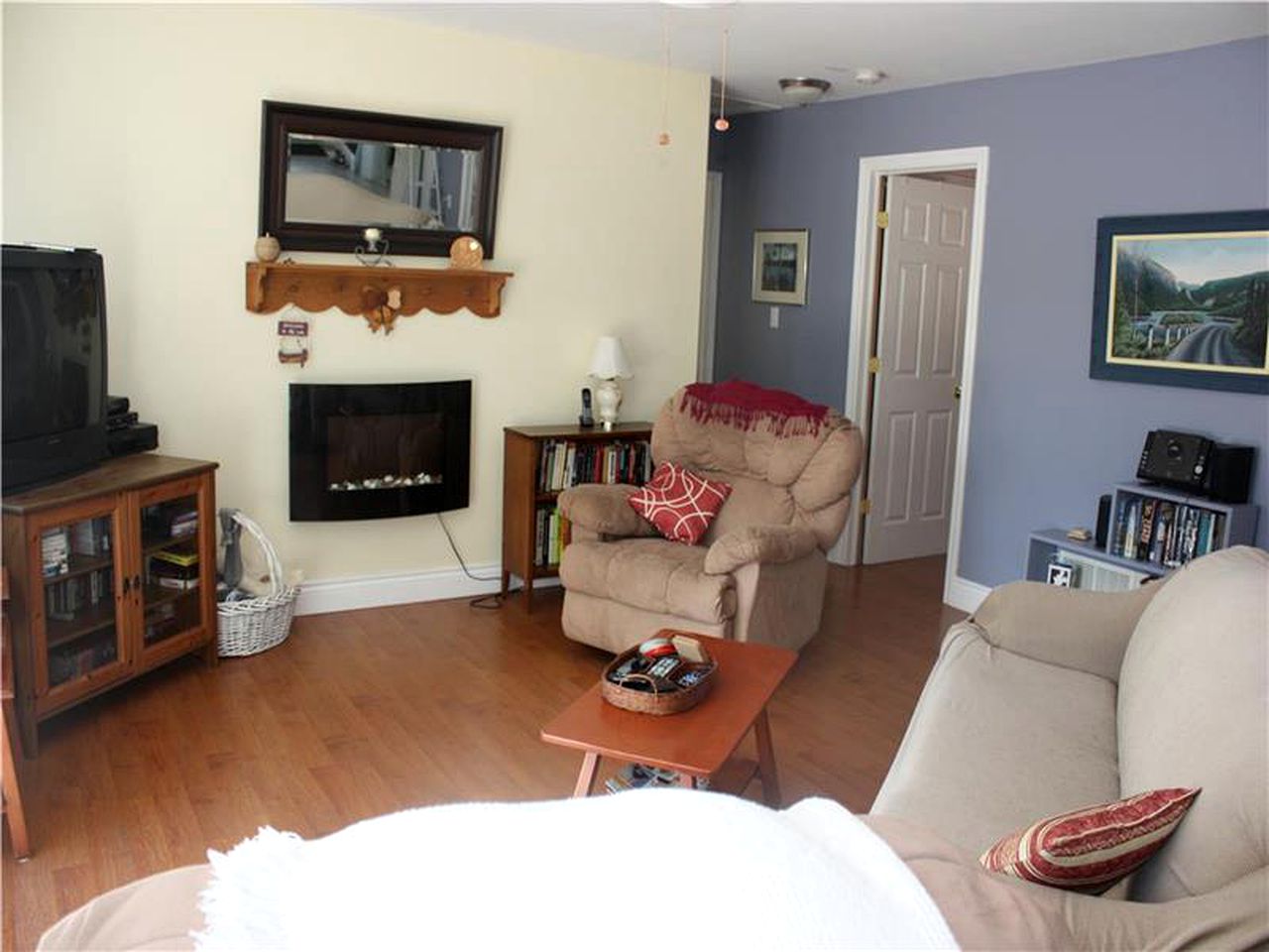 Waterfront Cottage Rental with in North Frontenac, Ontario, Canada