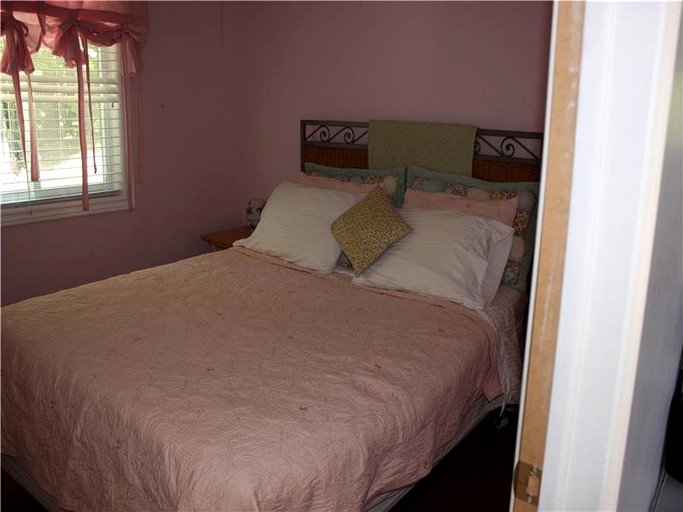 Cottages (North Frontenac, Ontario, Canada)