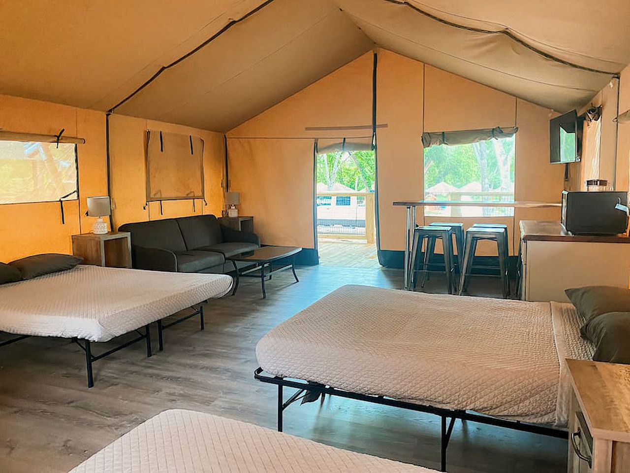 Safari Tent Glamping in Texas for the Best Creekside Vacations in Cibolo