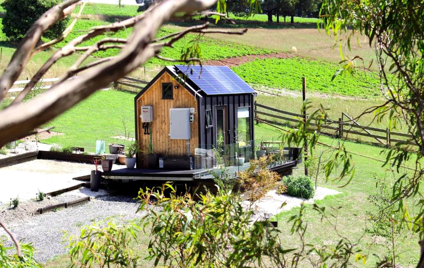 Eco-Friendly Tiny House Perfect for a Romantic Getaway near Devonport, Tasmania