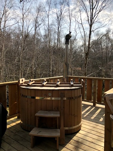 Cabins (Invergarry, Scotland, United Kingdom)