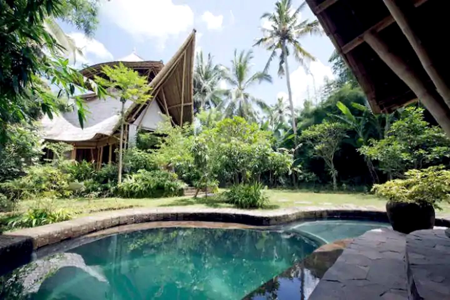 Magical Bali Villa With Pool and Tropical Surroundings