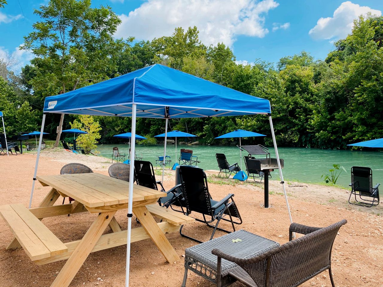 Fun Glamping Destination for All: Luxurious Safari Tent on the San Marcos River near Kingsbury, Texas