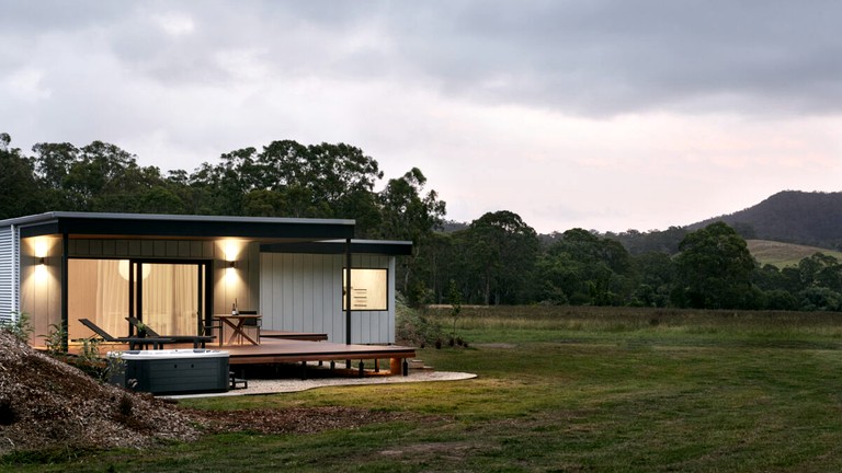 Luxury Hunter Valley Accommodation with a Spa Bath for Two | Villas (Mount View, New South Wales, Australia)