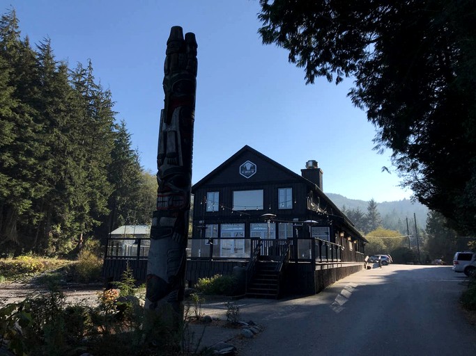 Cottages (Canada, Port Renfrew, British Columbia)