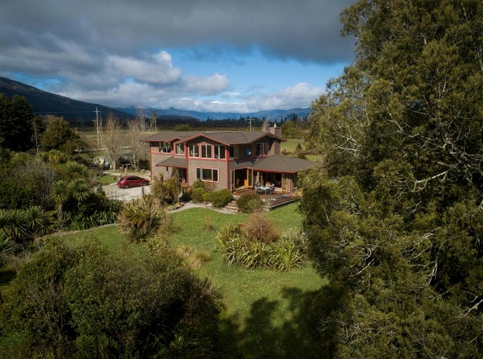 Private Suite with Views of the Tasman Sea near Hokitika, New Zealand | Nature Lodges (Ross, South Island, New Zealand)