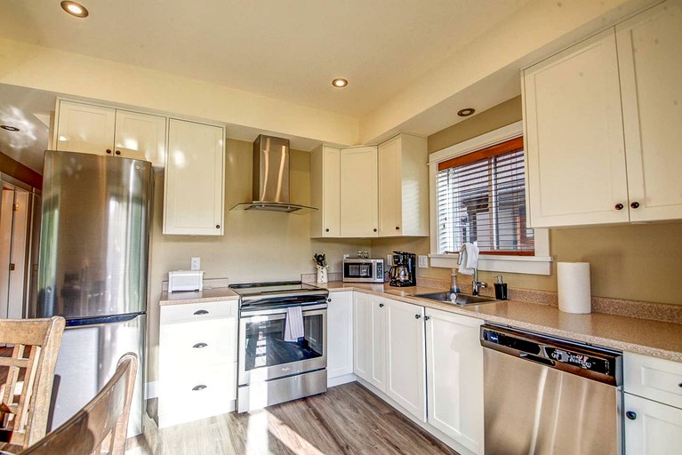 Vacation Rentals (Canada, Port Renfrew, British Columbia)