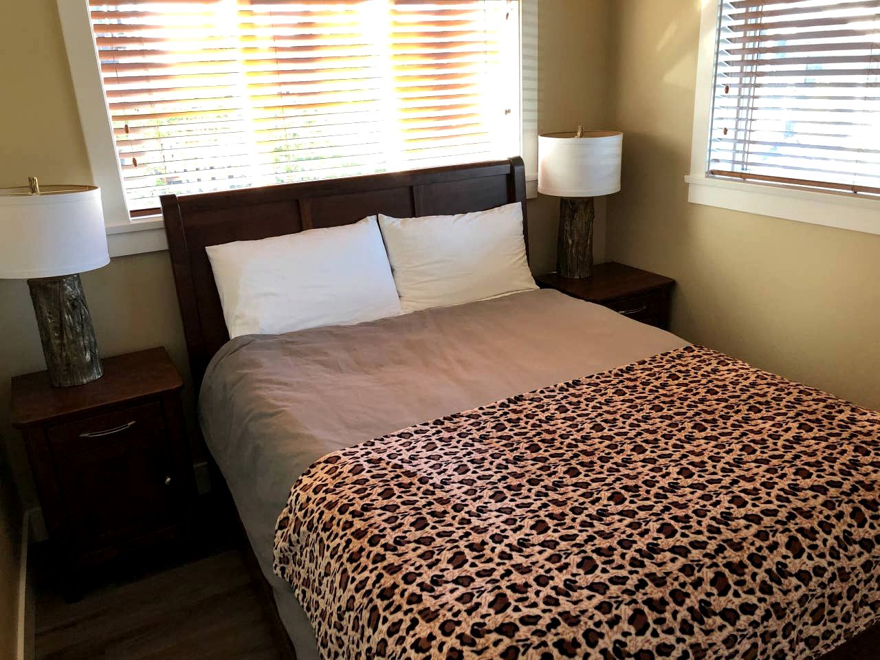Pet-Friendly Lower Unit Suite with Ideal Mountain Views in British Columbia