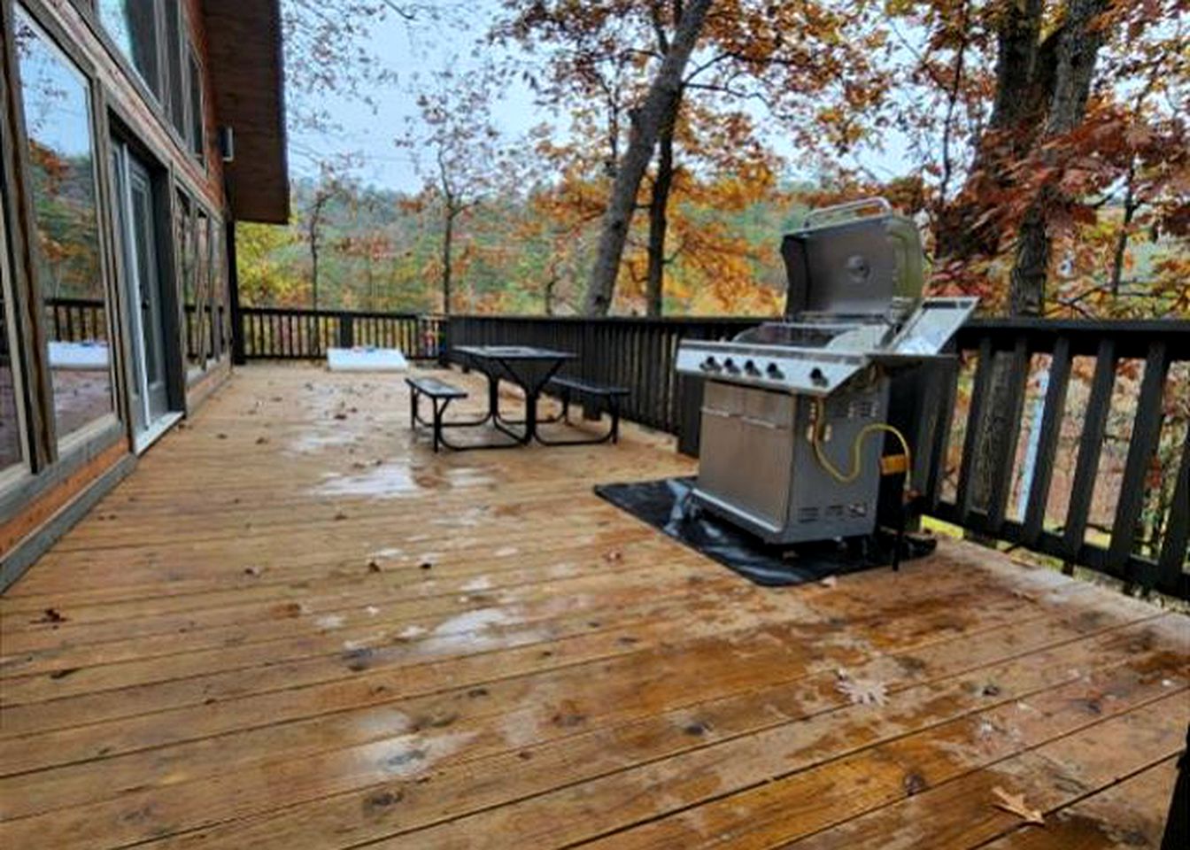 Ouachita Mountains Glamping Getaway: Cozy Pet-Friendly Cabin in Hochatown, Oklahoma, near Broken Bow Lake