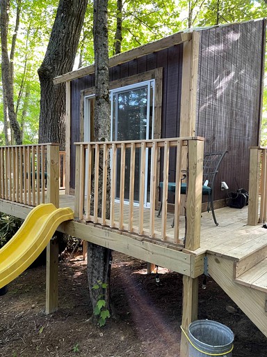 Tree Houses (Boone, North Carolina, United States of America)