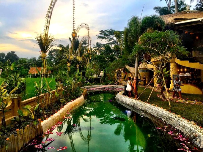 Domes (Ubud, Bali, Indonesia)