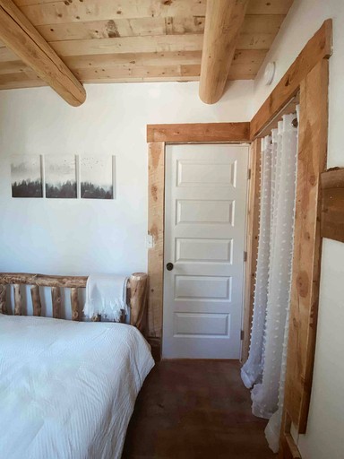 Cabins (Florissant, Colorado, United States of America)