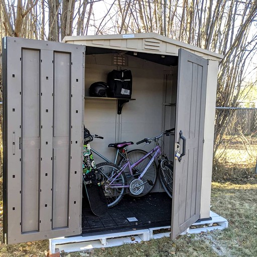 Cabins (Mount Shasta, California, United States of America)