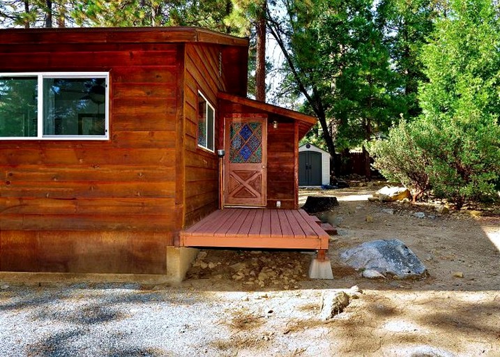 Cabins (Idyllwild, California, United States of America)
