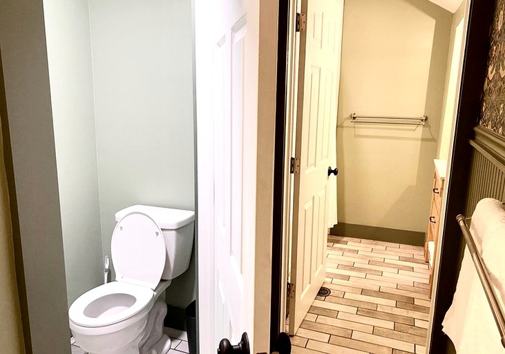 Cabins (Cleveland, New York, United States of America)