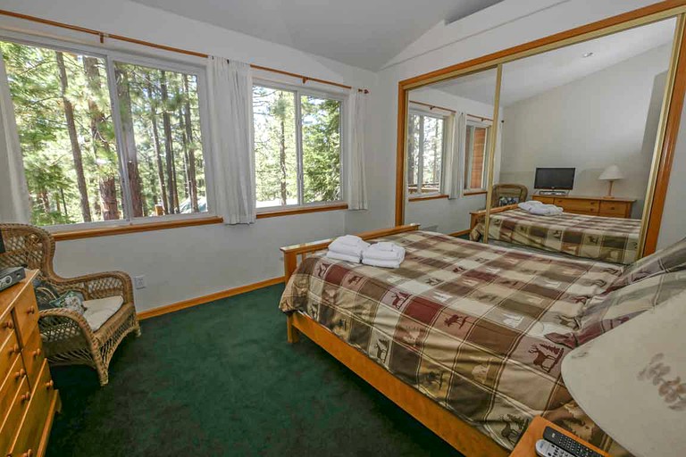 Cabins (South Lake Tahoe, California, United States)