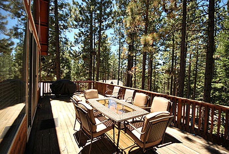 Cabins (South Lake Tahoe, California, United States)