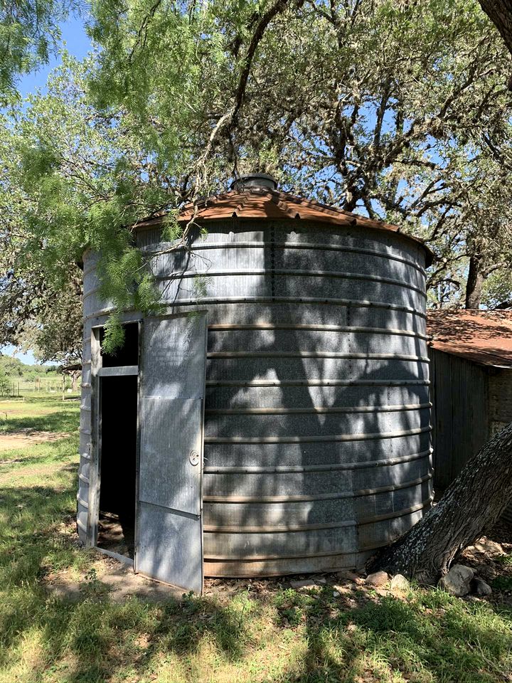 Mighty Oaks Retreat, Valdina Farms, D'Hanis, TX
