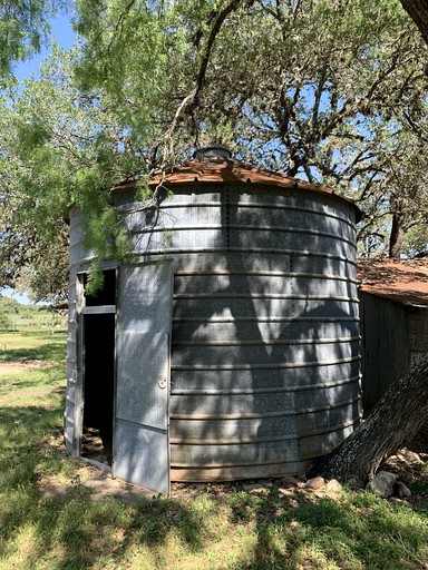 Cabins (Medina, Texas, United States of America)