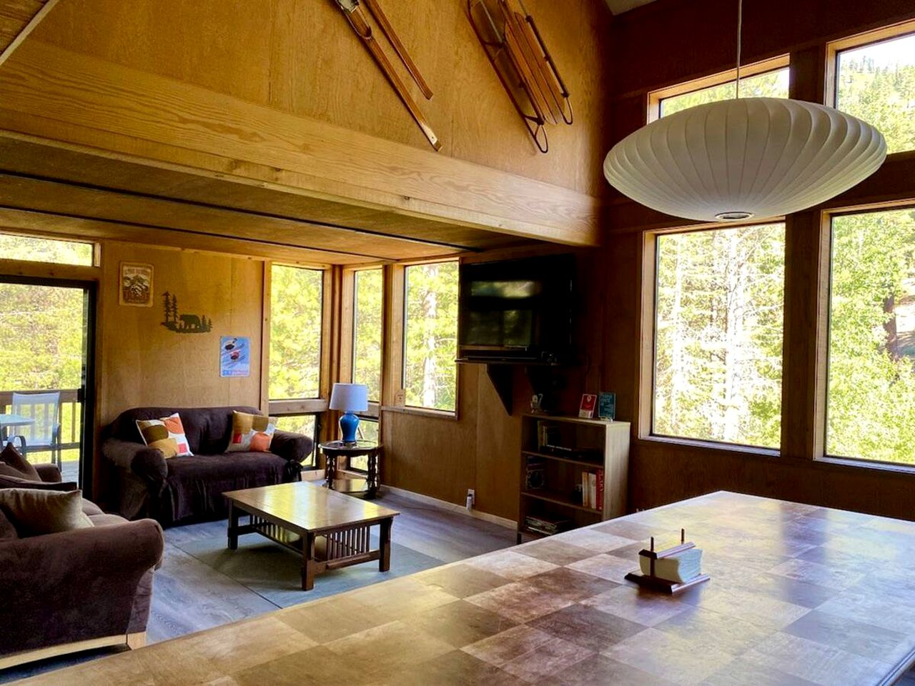 Spacious Chalet Rental in Alpine Valley for a Weekend getaway in California