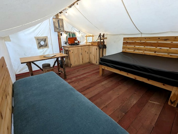 Tented Cabin near the Grand Lac Nominingue Perfect for Enjoying Nature in Quebec | Tented Cabins (Nominingue, Quebec, Canada)