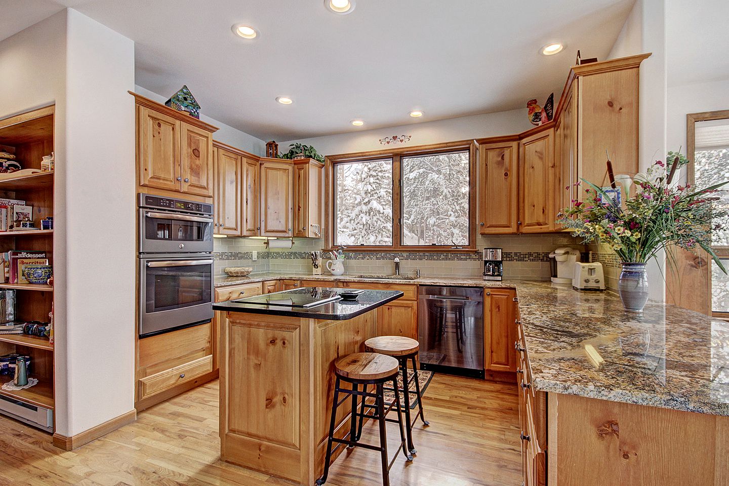 Luxury Breckenridge Cabin with a Large Hot Tub