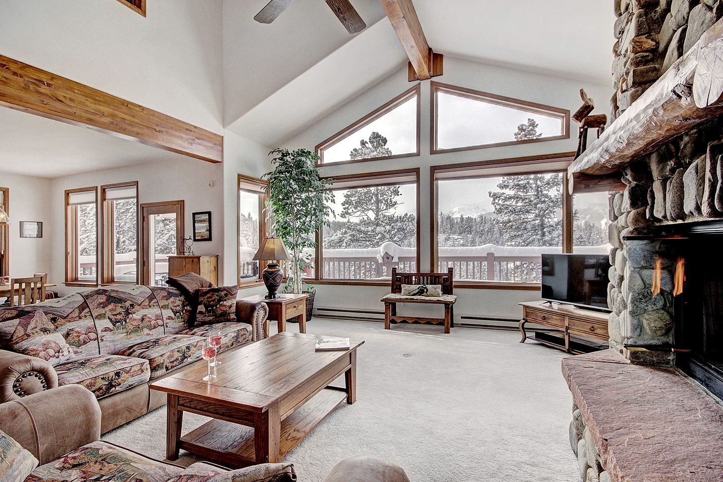 Luxury Breckenridge Cabin with a Large Hot Tub