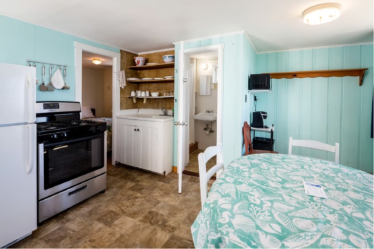 Cottages (United States of America, North Truro, Massachusetts)