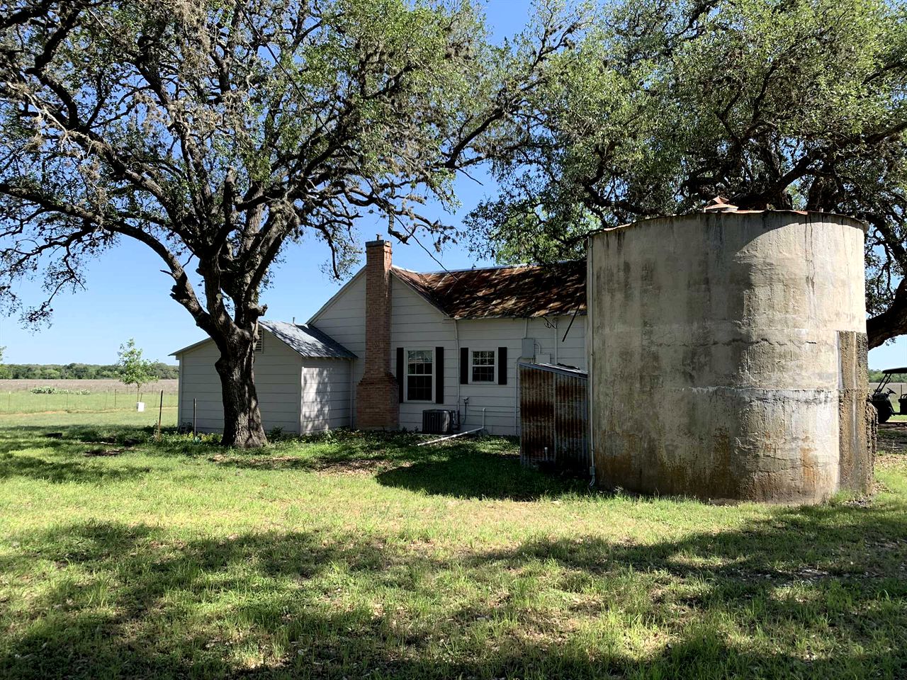 Mighty Oaks Retreat, Valdina Farms, D'Hanis, TX