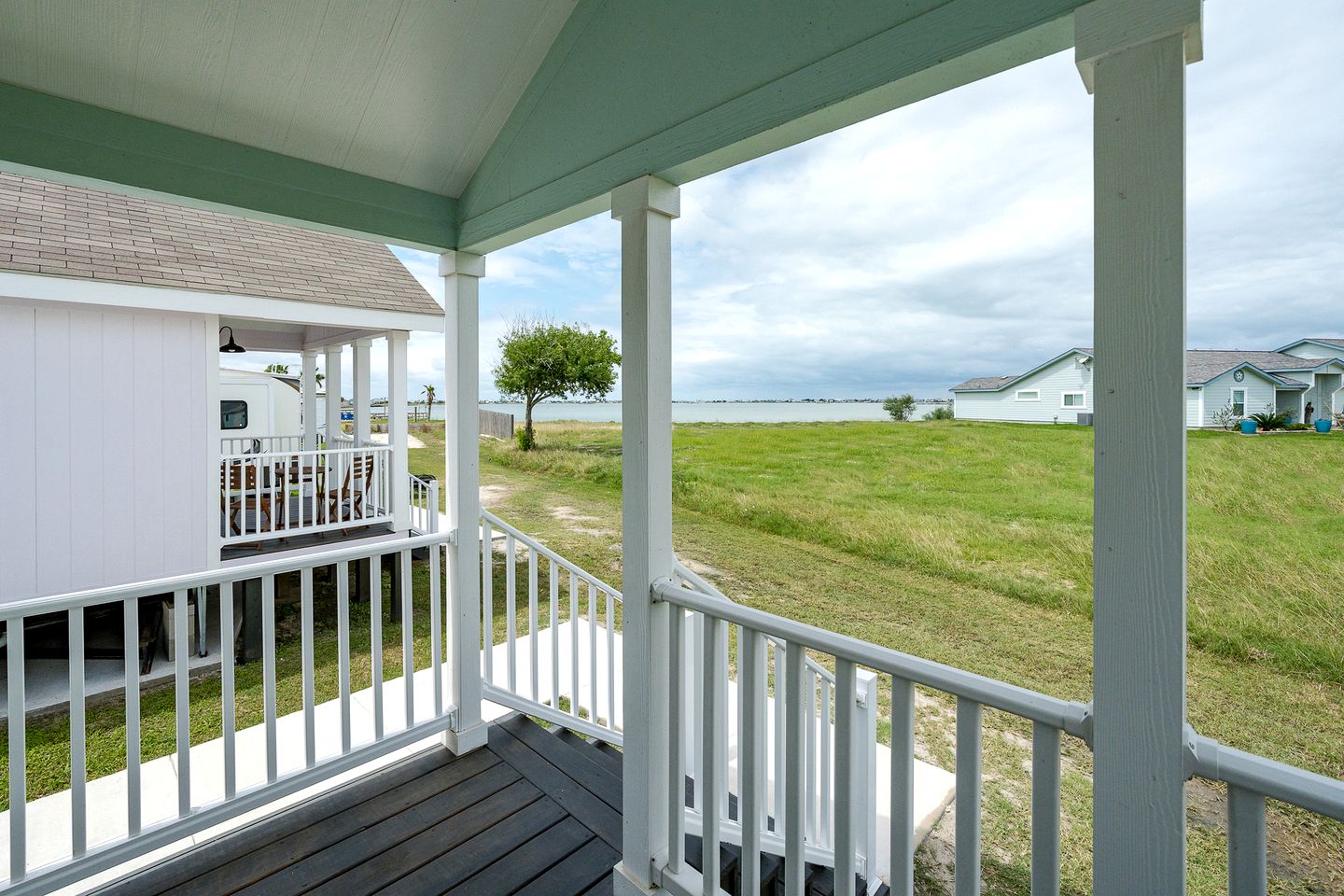 Luminous Small Cottage with Shared Pool in Rockport, Texas