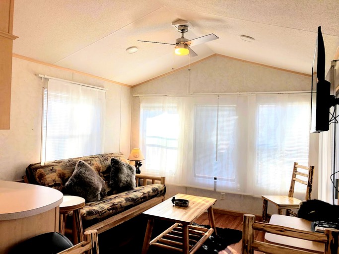 Cabins (Whittier, North Carolina, United States of America)