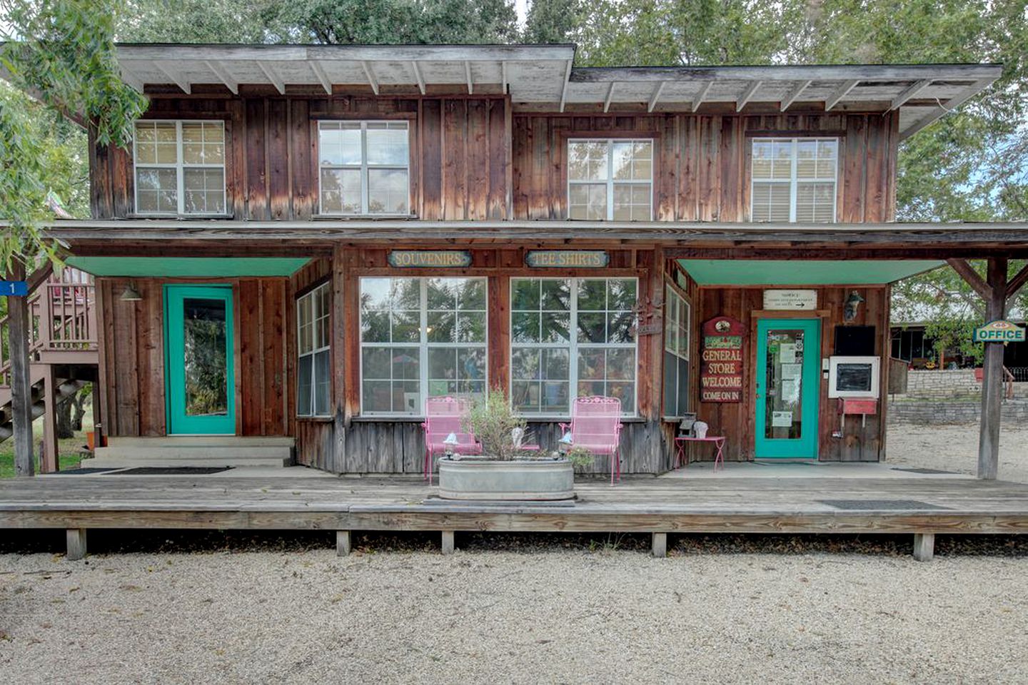 1800's Antique Log Cabin with Modern Amenities near Fredericksburg and Kerrville, Texas