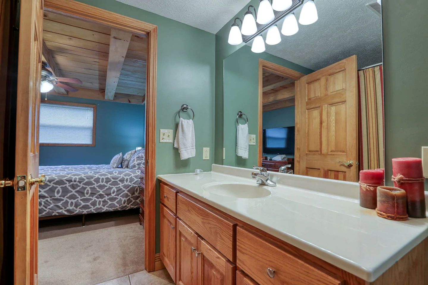 Regal Tennessee Retreat with a Dock on the Shores of Norris Lake
