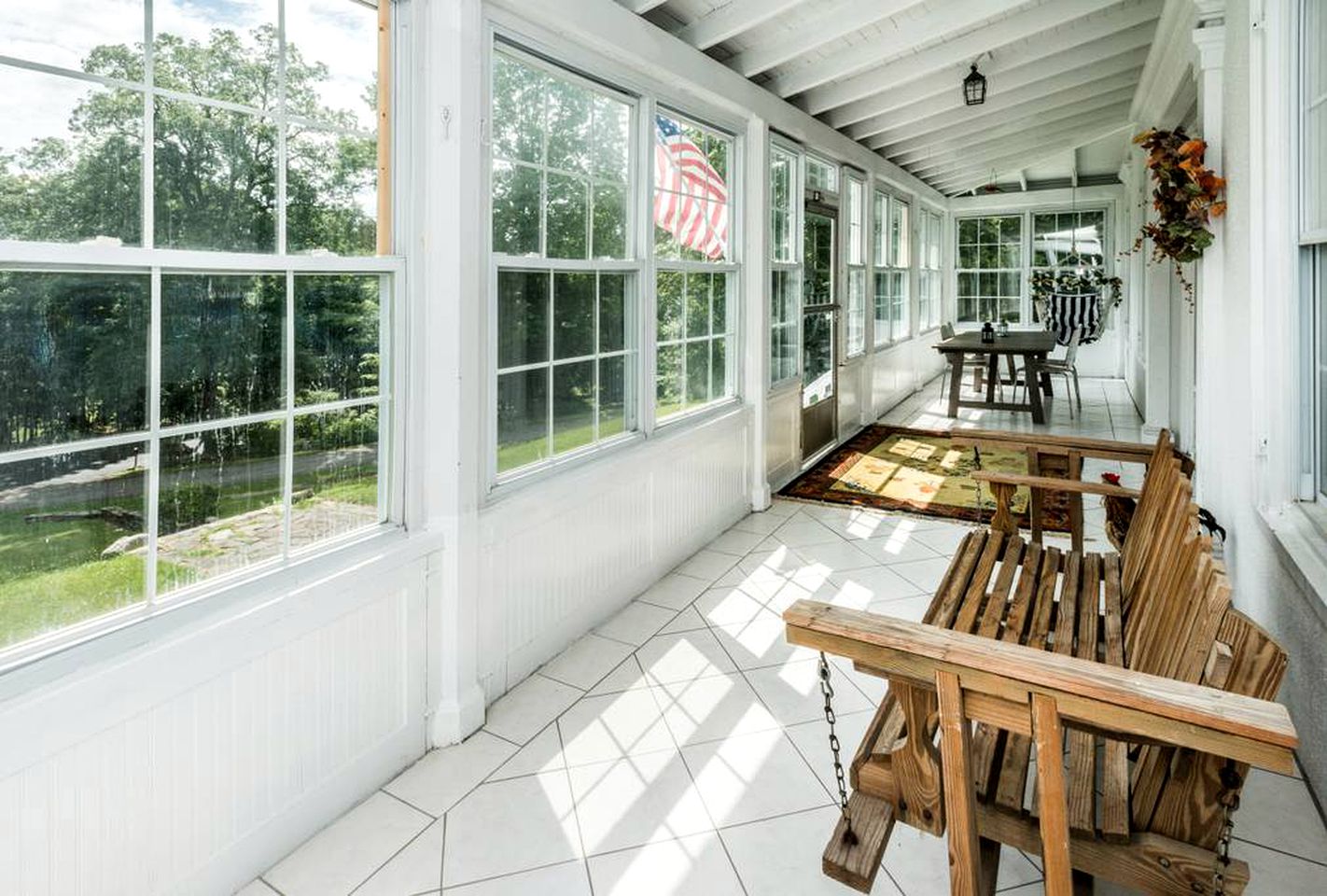 27-Person Luxury Villa Rental in Hudson Valley, New York