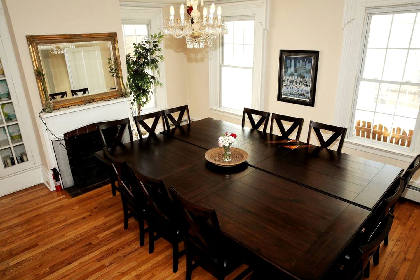 27-Person Luxury Villa Rental in Hudson Valley, New York