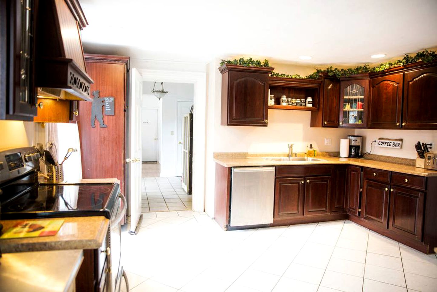 27-Person Luxury Villa Rental in Hudson Valley, New York