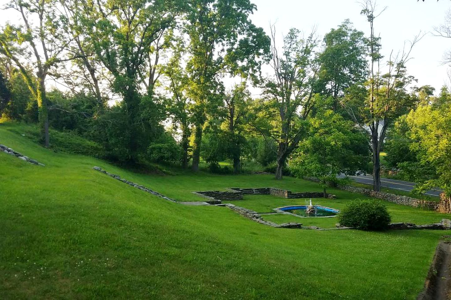 27-Person Luxury Villa Rental in Hudson Valley, New York