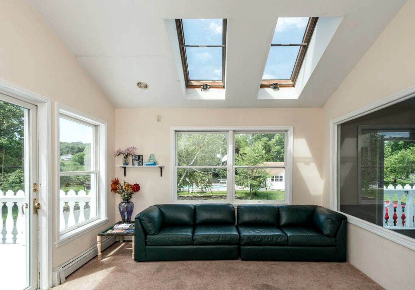 27-Person Luxury Villa Rental in Hudson Valley, New York