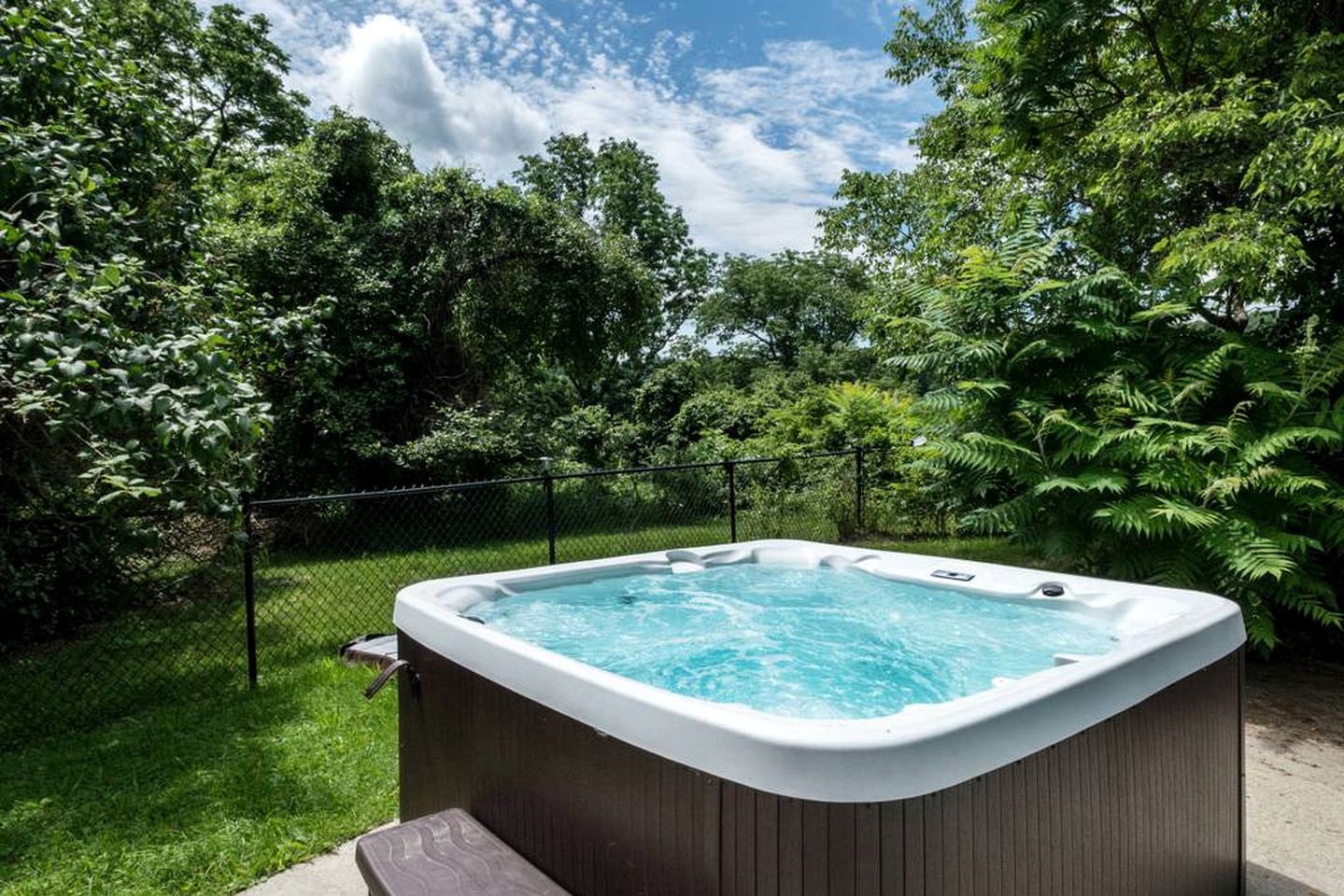 27-Person Luxury Villa Rental in Hudson Valley, New York