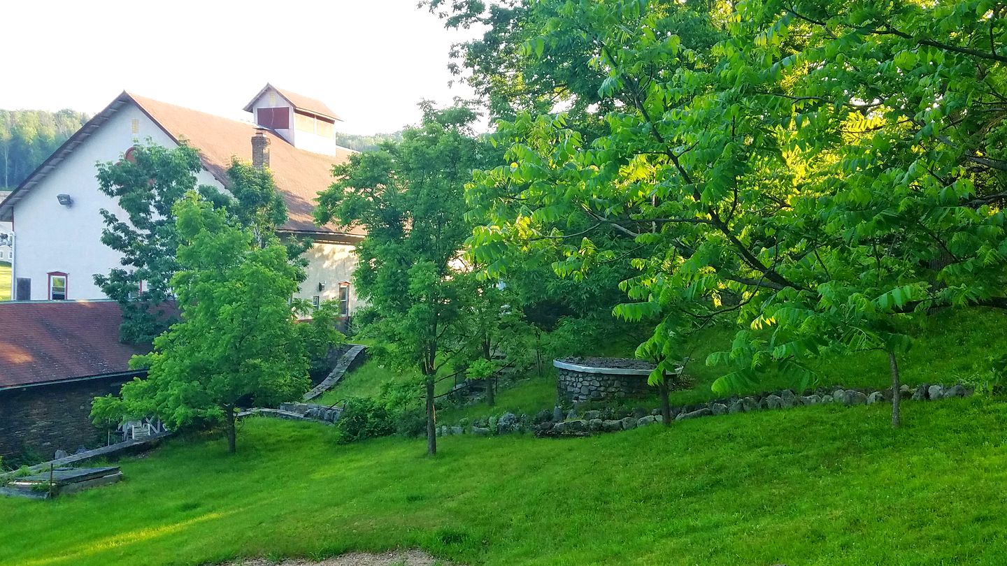 27-Person Luxury Villa Rental in Hudson Valley, New York