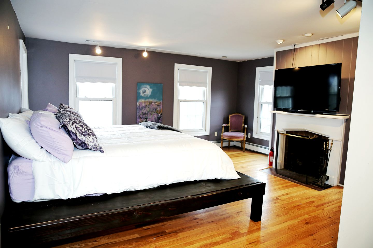 27-Person Luxury Villa Rental in Hudson Valley, New York