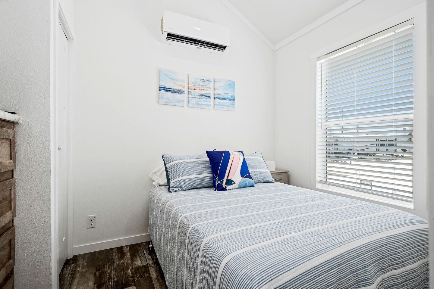 Bayfront Tiny Cabin Ideal for Water Activtiest in Rockport, Texas